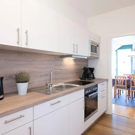 Strandhausvilla- Ostseerobbe דירה