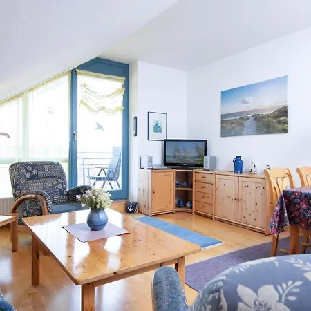 Apartment Strandhausvilla- Ostseerobbe